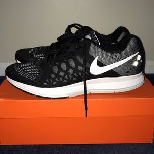 NWT Nike Air Men’s Zoom Pegasus 31! Size 12!!!